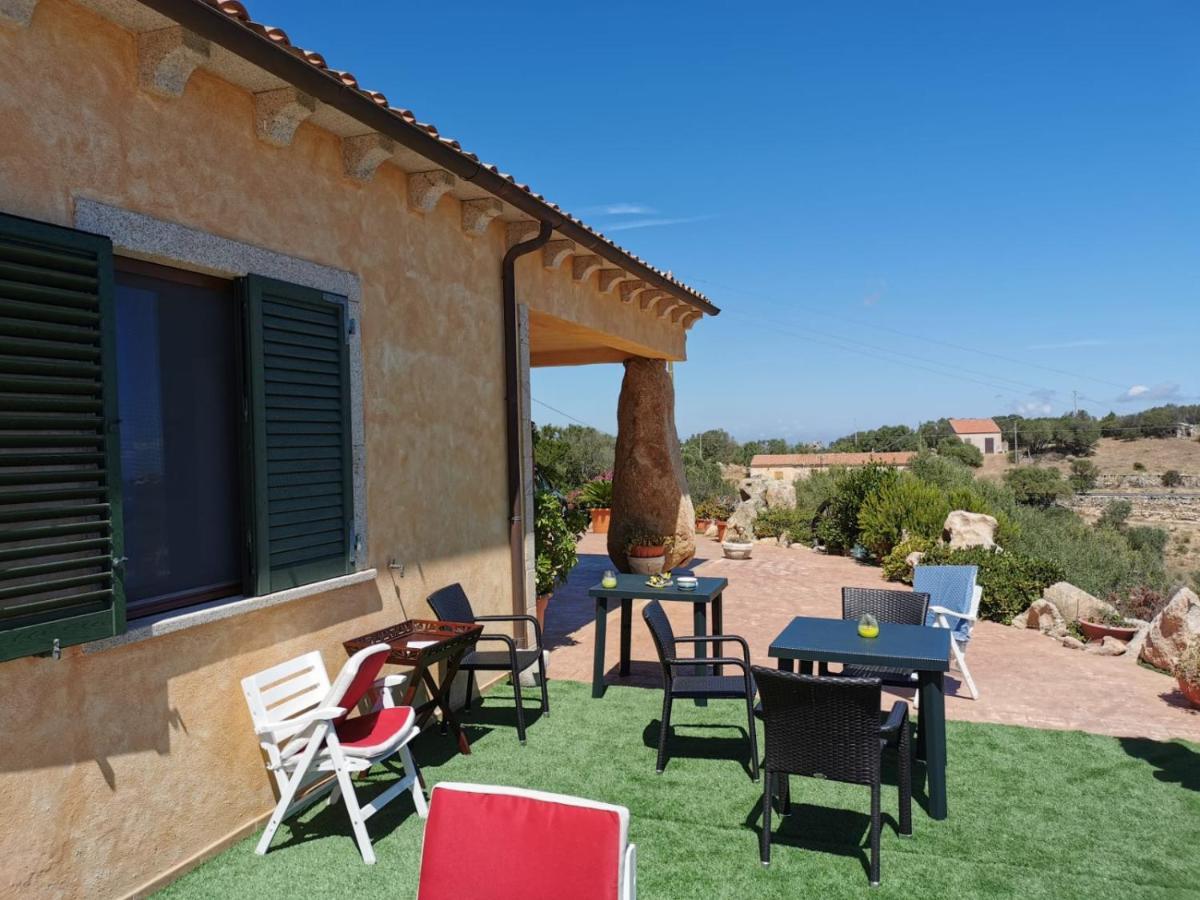 Locanda San Giacomo Sant'Antonio di Gallura Buitenkant foto